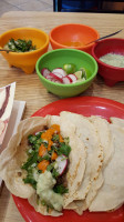 Taqueria La Candelaria food