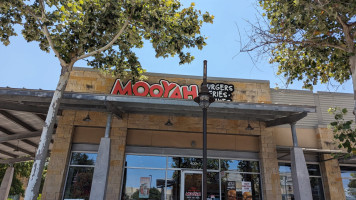 Mooyah Burgers, Fries Shakes food