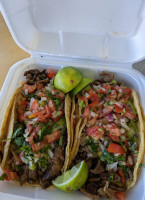 Sarai's Taco Shop food