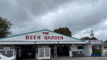 Carlos' Beer Garden outside