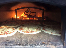 Cane D'oro Wood Fired Pizza food