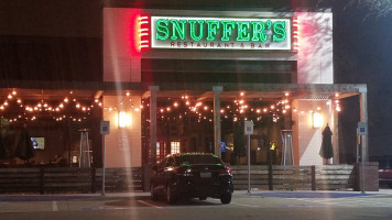 Snuffer's Restaurant And Bar outside