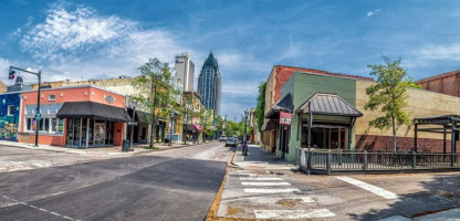 Heroes Sports Grille- Downtown outside