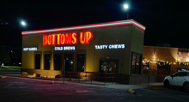 Bottoms Up Grill outside