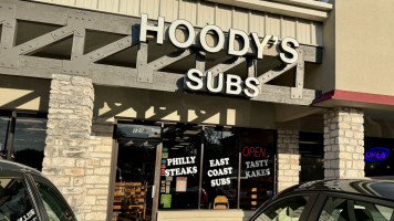 Hoody's Subs outside