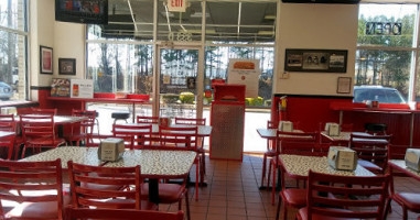 Firehouse Subs Shallowford inside