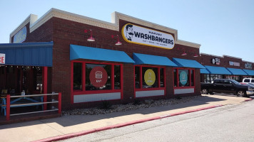 Harvey Washbangers Laundromat outside