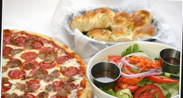 Vito's Pizza food