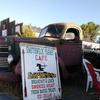 Smithneck Farms Café outside