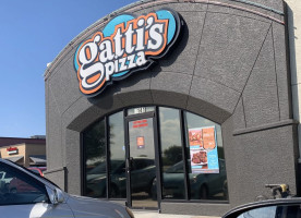 Mr Gatti's Pizza outside