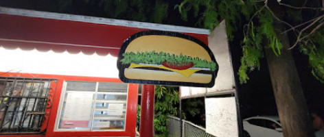 Ernie's Hamburger Stand outside