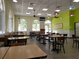 Pollo Tropical 10039 inside