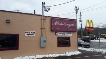 Michelangelo's Pizzeria & Ristorante outside