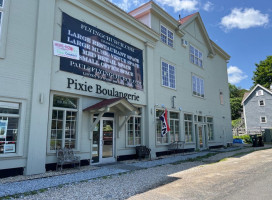 Pixie Boulangerie outside