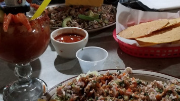 Tacos Y Mariscos El Tequilas food