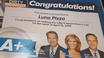 Luna Pizza food