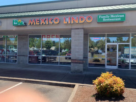 Mexico Lindo outside