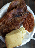 R&s Barbecue food