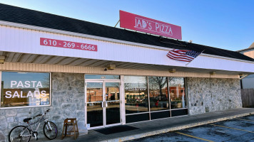 Jad's Pizza food