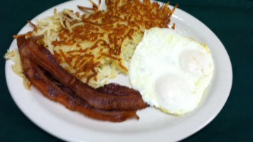 Beegees Diner inside