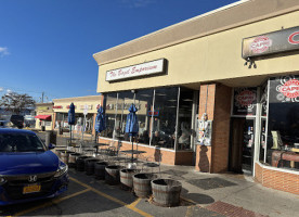 The Bagel Emporium Of Tarrytown outside