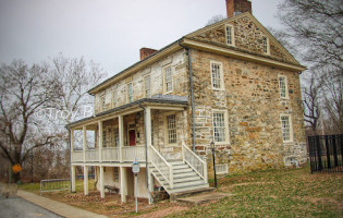 Rodgers Tavern outside