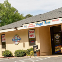 Bagel Boat outside