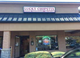 Lucky Chopstix outside