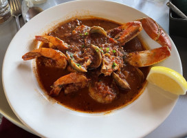 Cioppino House food