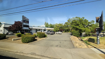 Las Morenas Taqueria outside