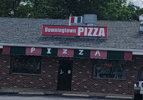 Downingtown Pizza outside