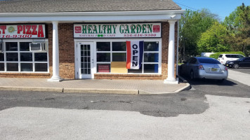 Healthy Garden Gourmet Pizza outside