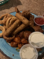 Castaways Boathouse food