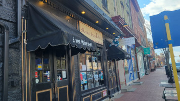 Market Street Grille inside