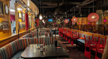 Red Robin Gourmet Burgers And Brews food