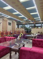 Dera B.b.q And Banquet Hall inside