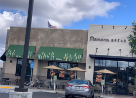 Panera Bread outside