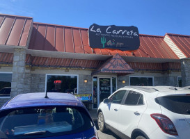 La Carreta outside