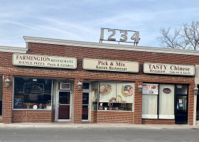 Farmington Avenue Pizza House outside