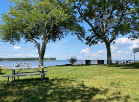 Island View Waterfront outside