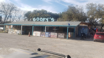 Goofy’s And Grill outside