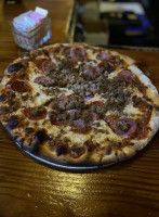 Mama Teresa's Flying Pizza food