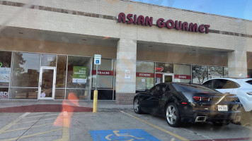 Asian Gourmet outside