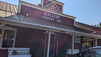 Macleay Country Inn outside