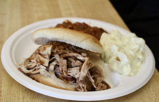 Thomason's Barbecue food