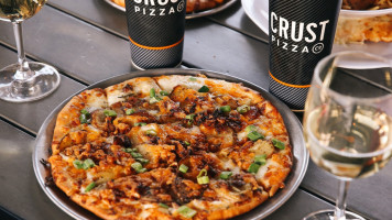 Crust Pizza Co. Creekside food