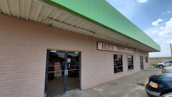 Augie's Taqueria outside