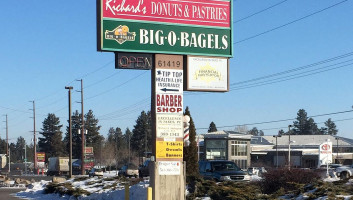 Big O Bagels outside