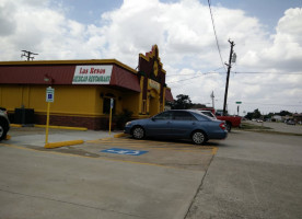 Las Rosa's Mexican outside