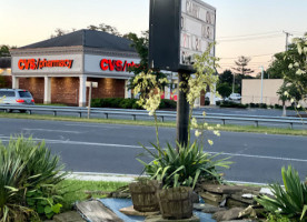 Shirleys Family Diner outside